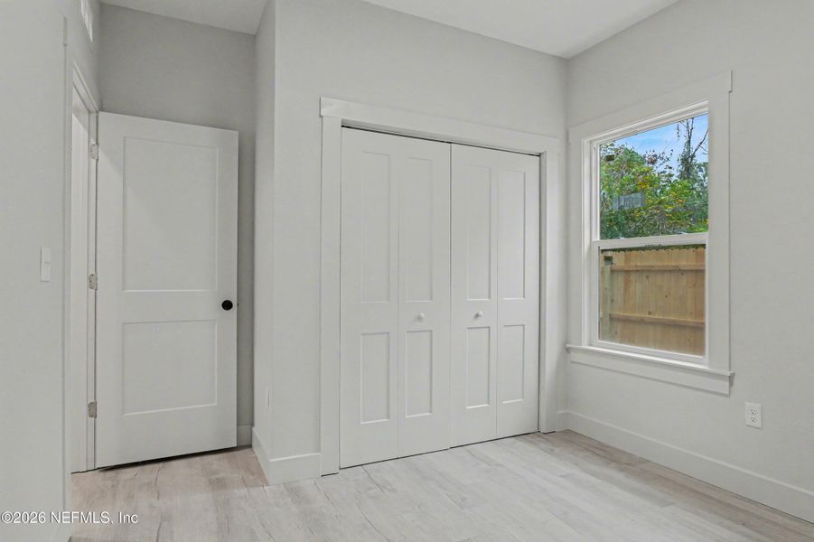 Spacious, unfurnished interior of a new home in , Jacksonville (Image 27).