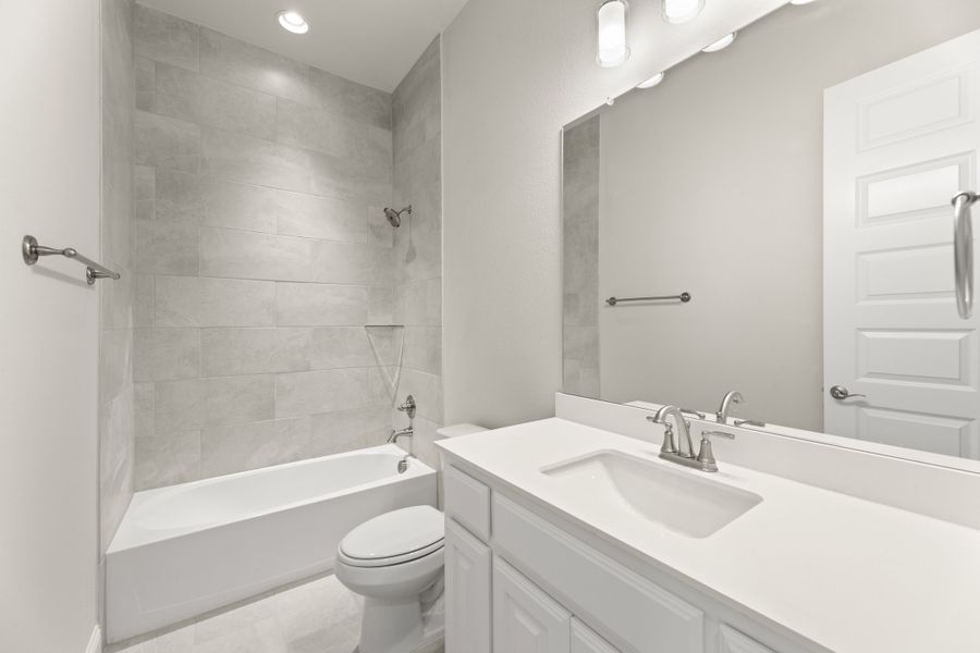 Furnished interior view inside a new home in River Ranch, Van Alstyne (Image 7).