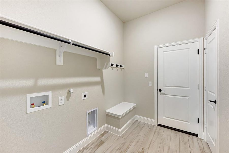Spacious, unfurnished interior of a new home in The Grove, Midlothian (Image 25). Spacious, unfurnished interior of a new home in The Grove, Midlothian (Image 25).
