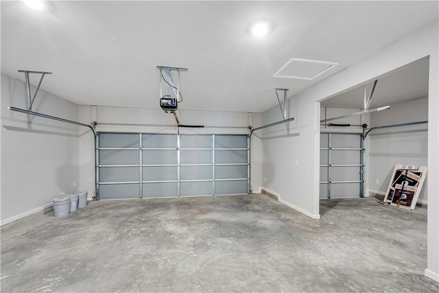 Spacious, unfurnished interior of a new home in Hidden Fields, Hoschton (Image 31).