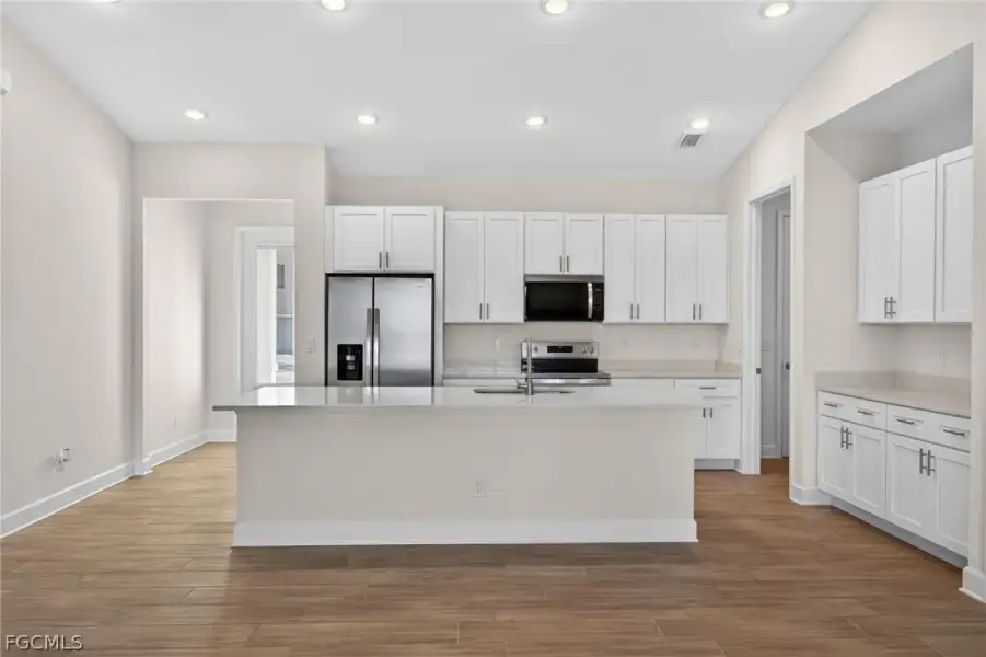 Furnished interior view inside a new home in Cape Coral, Cape Coral (Image 10).