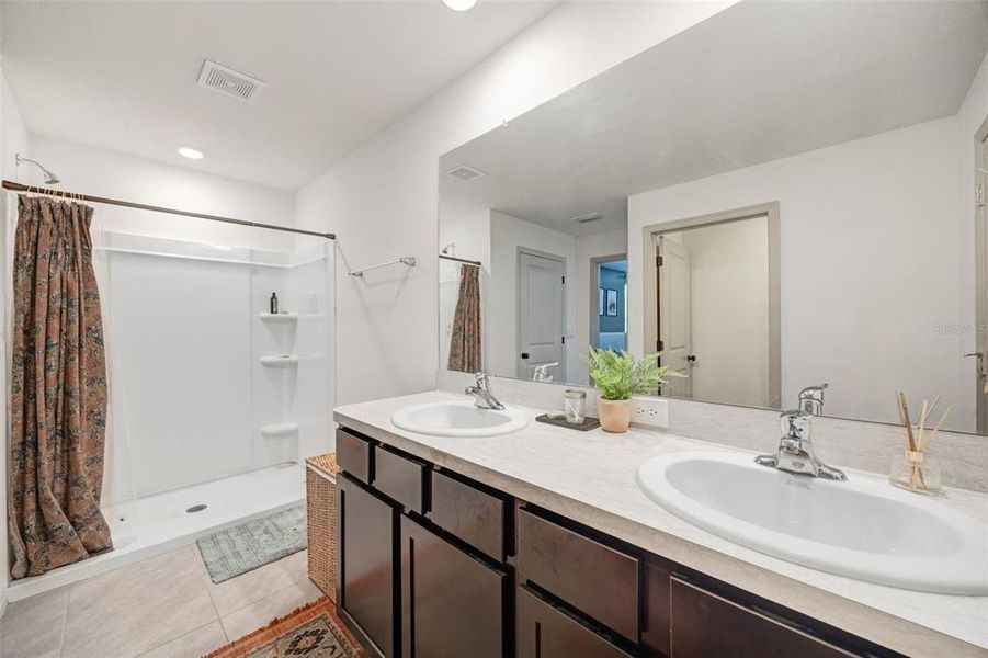 Furnished interior view inside a new home in Harvest Ridge, Zephyrhills (Image 6).