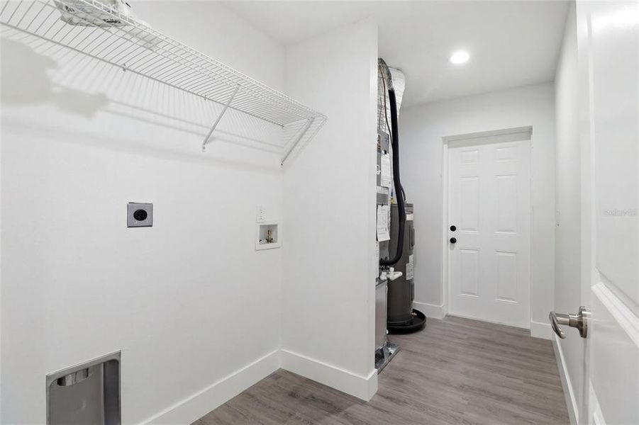 Spacious, unfurnished interior of a new home in , Port Charlotte (Image 18).