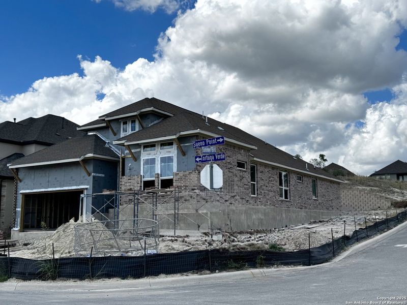 Image 3 of a home in Ladera.