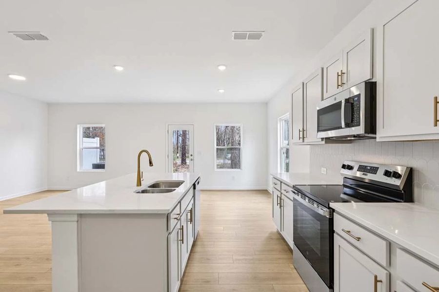 Sample Photo: Kitchen Featuring Serene Collection Finishes Sample Photo: Kitchen Featuring Serene Collection Finishes