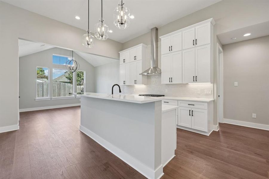 Furnished interior view inside a new home in , Grapevine (Image 11).