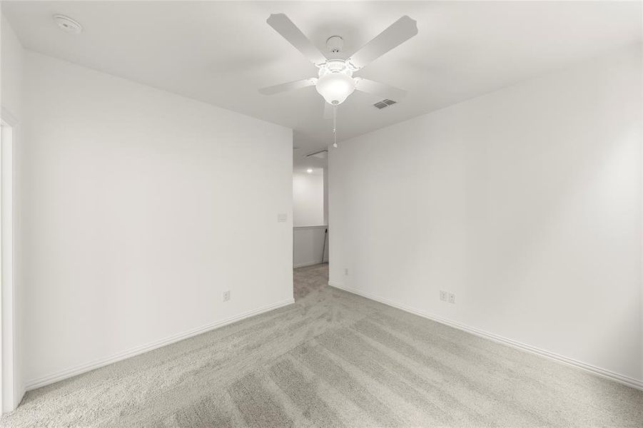 Spacious, unfurnished interior of a new home in Collin Creek, Plano (Image 23).