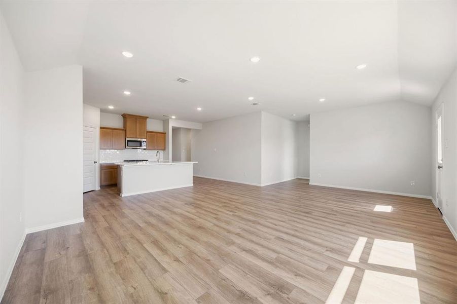 12-web-or-mls-547-frst-hvn-dr 12-web-or-mls-547-frst-hvn-dr