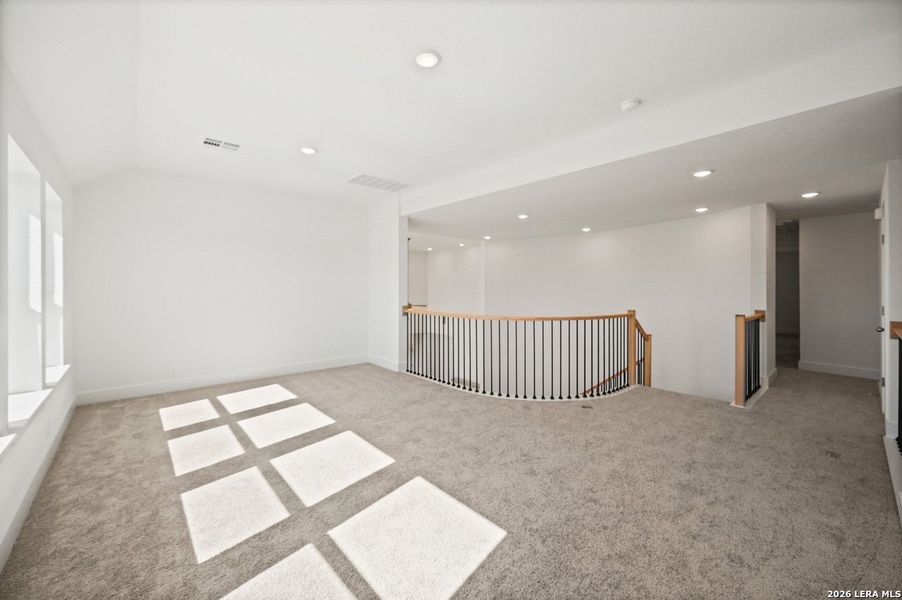 Spacious, unfurnished interior of a new home in Davis Ranch, San Antonio (Image 13).