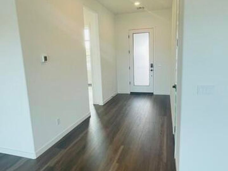 Spacious, unfurnished interior of a new home in Hidden Hills, Prescott (Image 10).