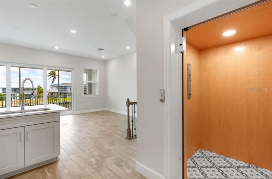Furnished interior view inside a new home in Seahaven, Punta Gorda (Image 13).