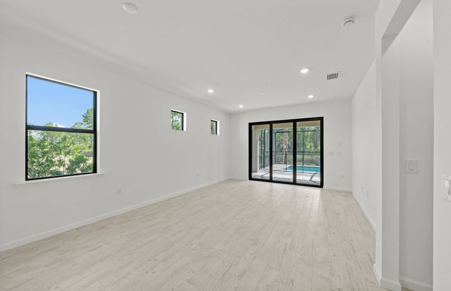 Spacious, unfurnished interior of a new home in Terreno, Naples (Image 19). Spacious, unfurnished interior of a new home in Terreno, Naples (Image 19).