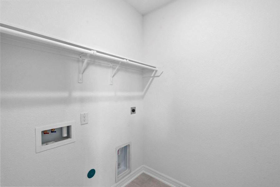 Spacious, unfurnished interior of a new home in Spring Creek Trails, Magnolia (Image 27).