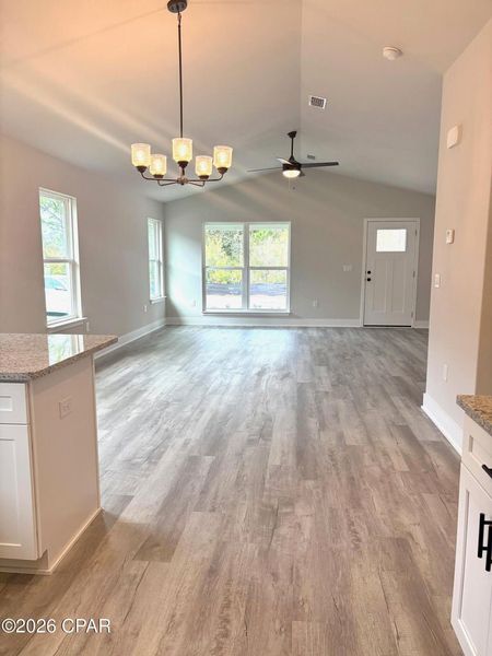 Spacious, unfurnished interior of a new home in East Bay, Panama City (Image 8).