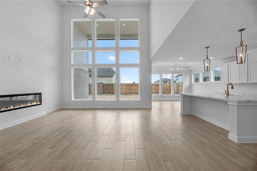 Representative image. Features, selections and colors may vary.