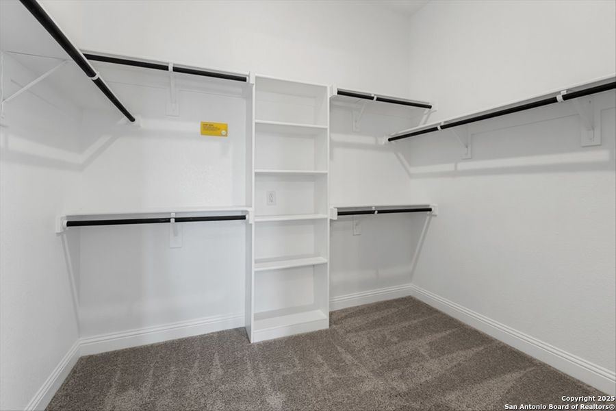 Image 28 of a home in Vista Ridge.