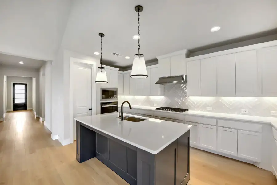 106 Alamito - Kitchen