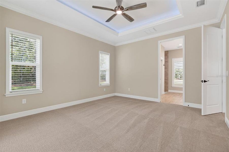 Spacious, unfurnished interior of a new home in , Beverly Hills (Image 22).