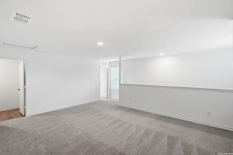 Spacious, unfurnished interior of a new home in Vista Real, Converse (Image 21).