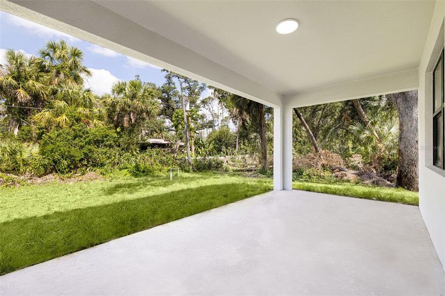 Exterior details and patio area of a home in , Port Charlotte (Image 25).