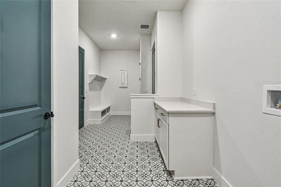 Furnished interior view inside a new home in Palmera Wellen Park - Classic Series, Venice (Image 16).