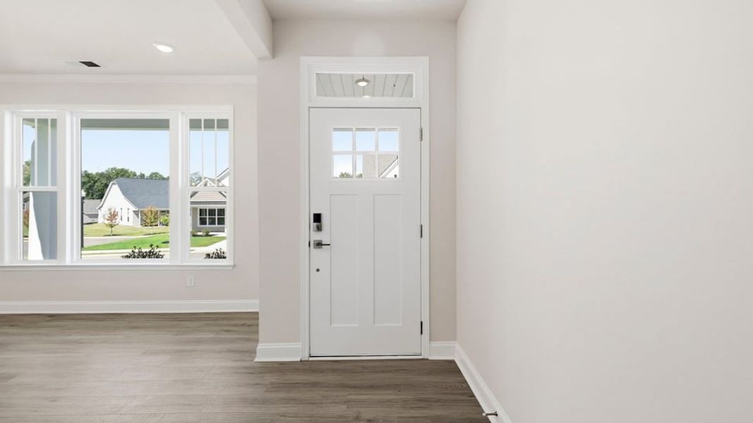 Spacious, unfurnished interior of a new home in Blue Ridge Trail, Fountain Inn (Image 18).