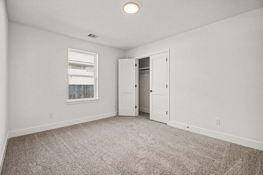 Spacious, unfurnished interior of a new home in Greystone, Angleton (Image 20).