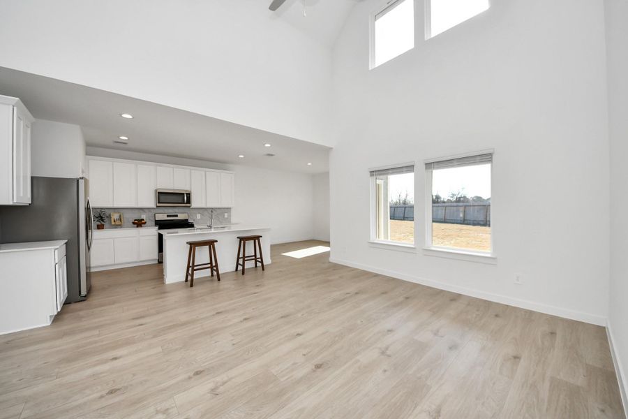 Plenty of natural lights Plenty of natural lights