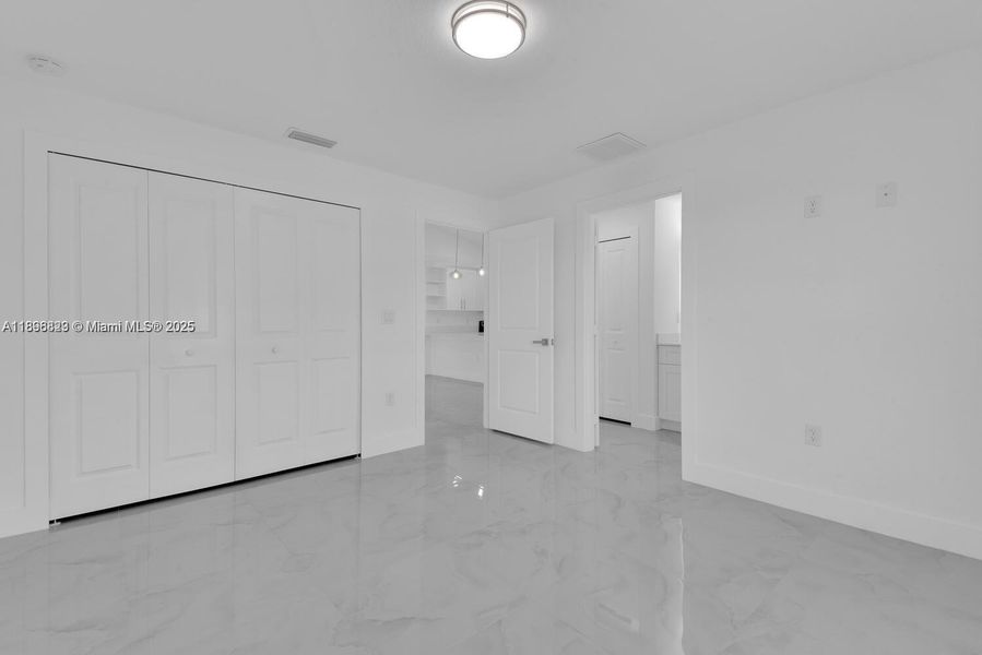Spacious, unfurnished interior of a new home in , Lehigh Acres (Image 28).