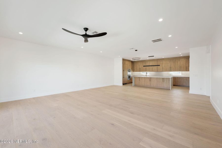 Spacious, unfurnished interior of a new home in , Jacksonville Beach (Image 33).