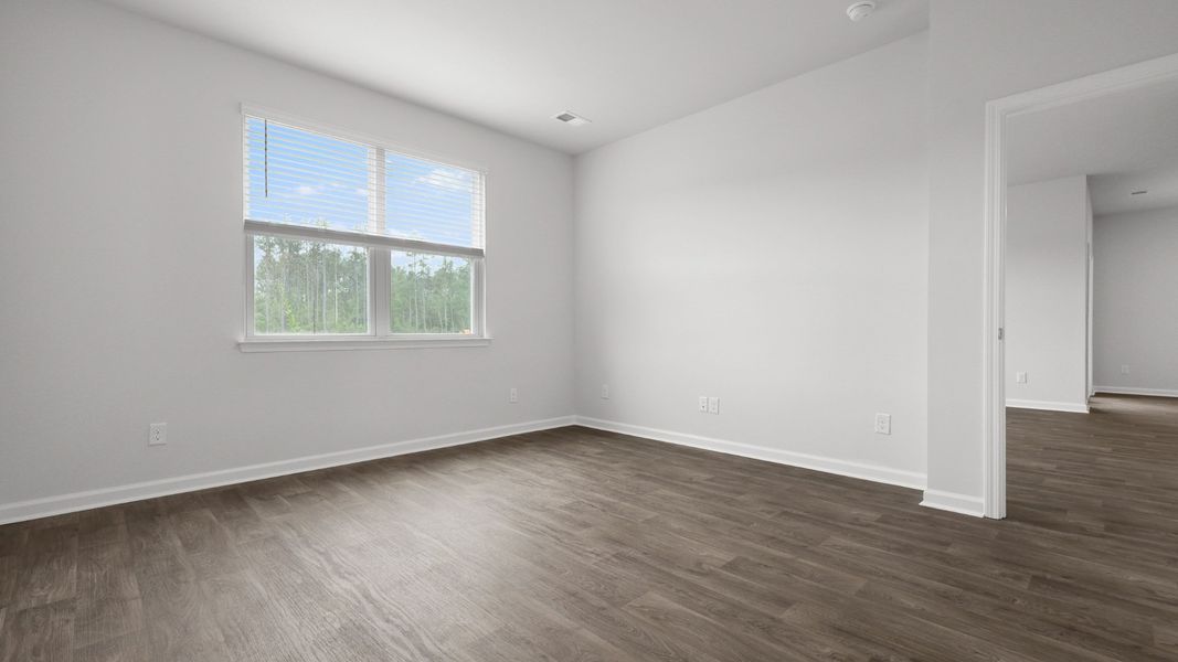 Representative unfurnished interior of a home built from the ARCHER-EXP by D.R. Horton in Hillcrest, Ravenel (Image 25).