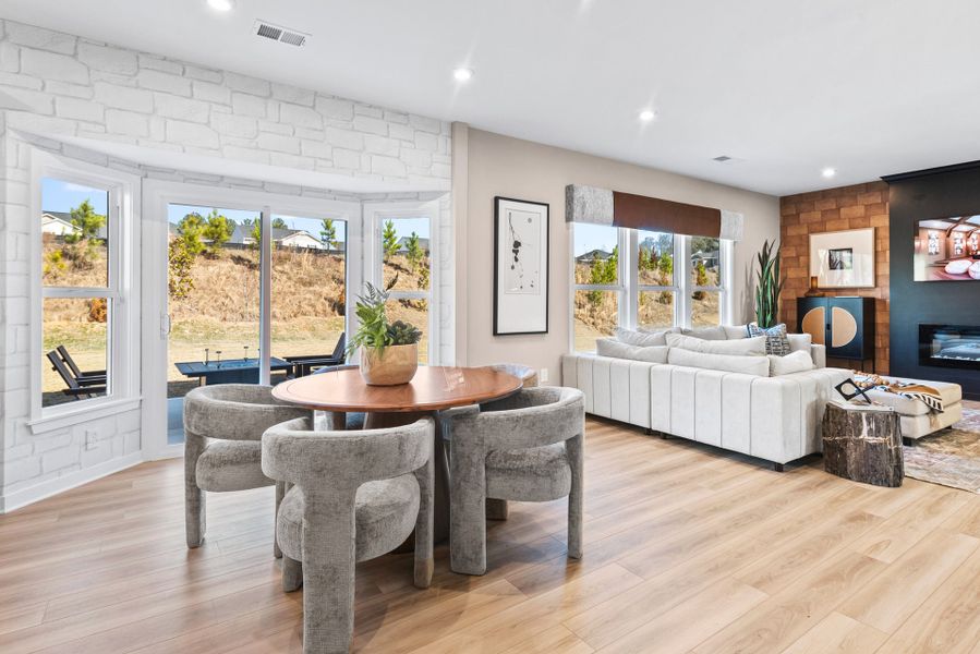 Representative furnished interior of a home built from the Greenbriar by Fischer Homes in Sage Woods, Dallas (Image 20).