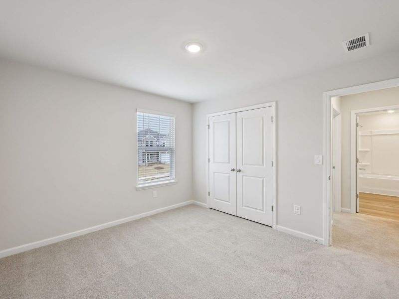 Spacious, unfurnished interior of a new home in Northwoods at Mirror Lake, Villa Rica (Image 17).