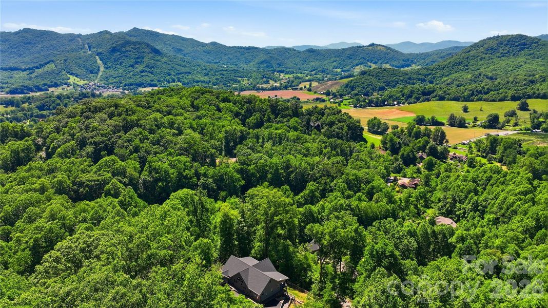 Natural landscape and outdoor views near in Waynesville (Image 38). Natural landscape and outdoor views near in Waynesville (Image 38).
