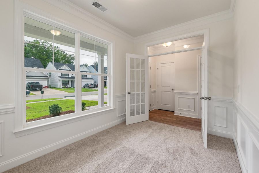 Spacious, unfurnished interior of a new home in Parker's Preserve, Ridgeville (Image 13).