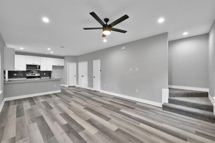 Spacious, unfurnished interior of a new home in Lake Conroe Village, Montgomery (Image 9). Spacious, unfurnished interior of a new home in Lake Conroe Village, Montgomery (Image 9).