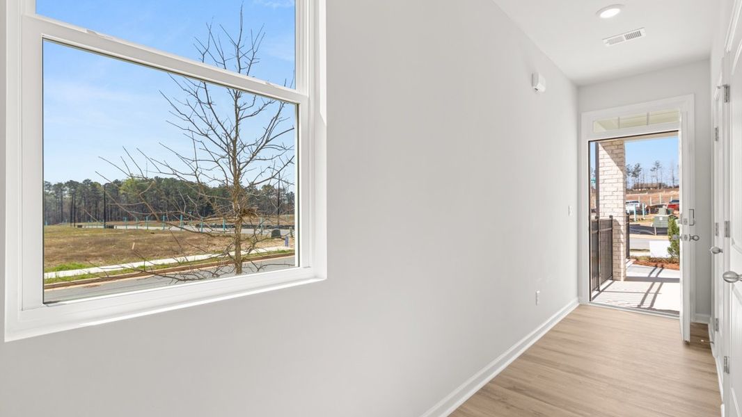 Spacious, unfurnished interior of a new home in Carlton, Douglasville (Image 13).