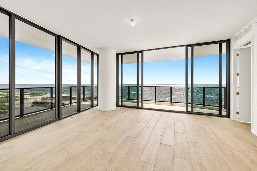 NE Corner Living Room