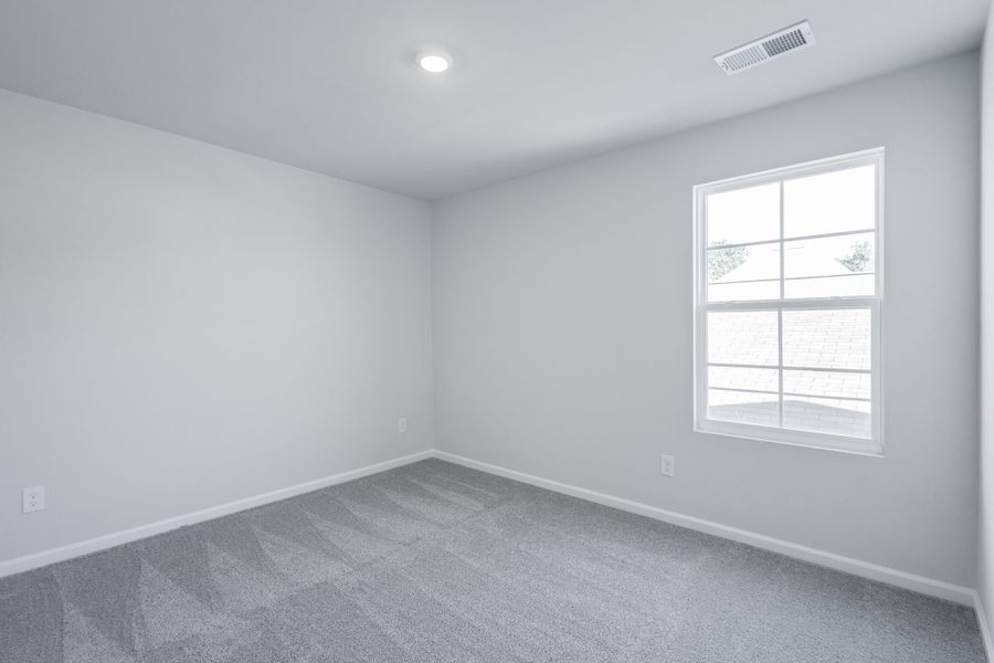 Spacious, unfurnished interior of a new home in Bluefield, Lexington (Image 30).