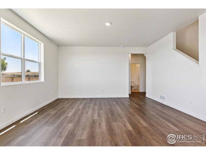 Spacious, unfurnished interior of a new home in Silver Peaks, Lochbuie (Image 15).