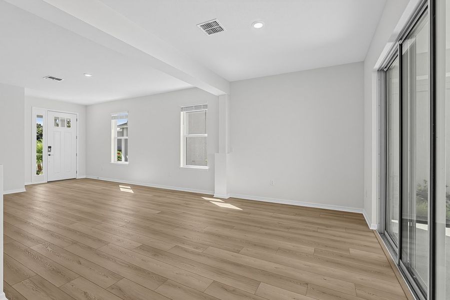 Spacious, unfurnished interior of a new home in Lochside, Mount Dora (Image 27).