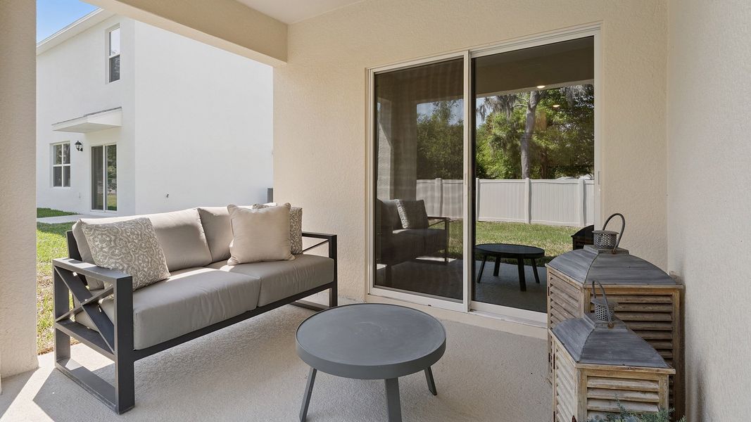 Representative exterior details of a home built from the Cali by D.R. Horton in Bradbury Estates, Sanford (Image 3).