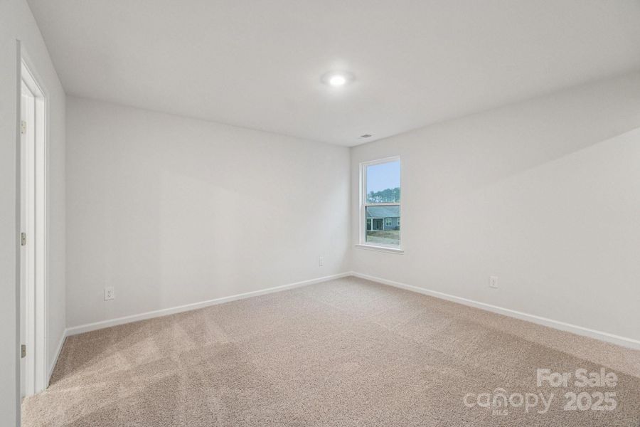 Spacious, unfurnished interior of a new home in Laurelbrook, Sherrills Ford (Image 18).