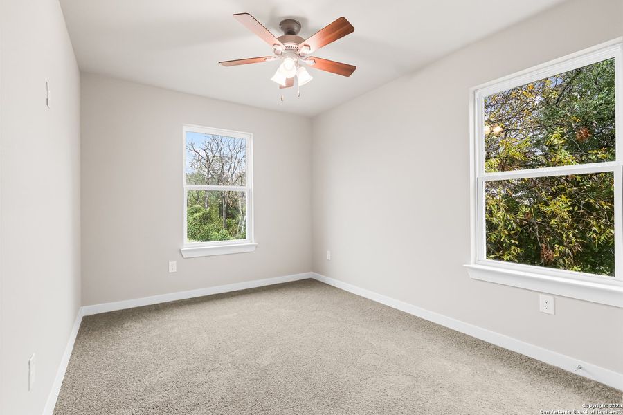 Spacious, unfurnished interior of a new home in , San Antonio (Image 12).