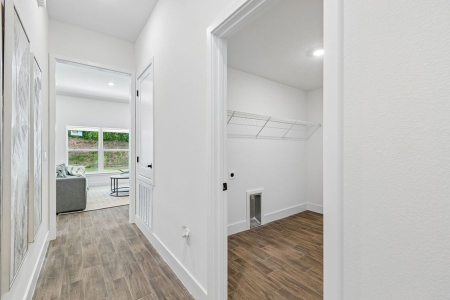 Spacious, unfurnished interior of a new home in Abbey Glen, Dade City (Image 39).