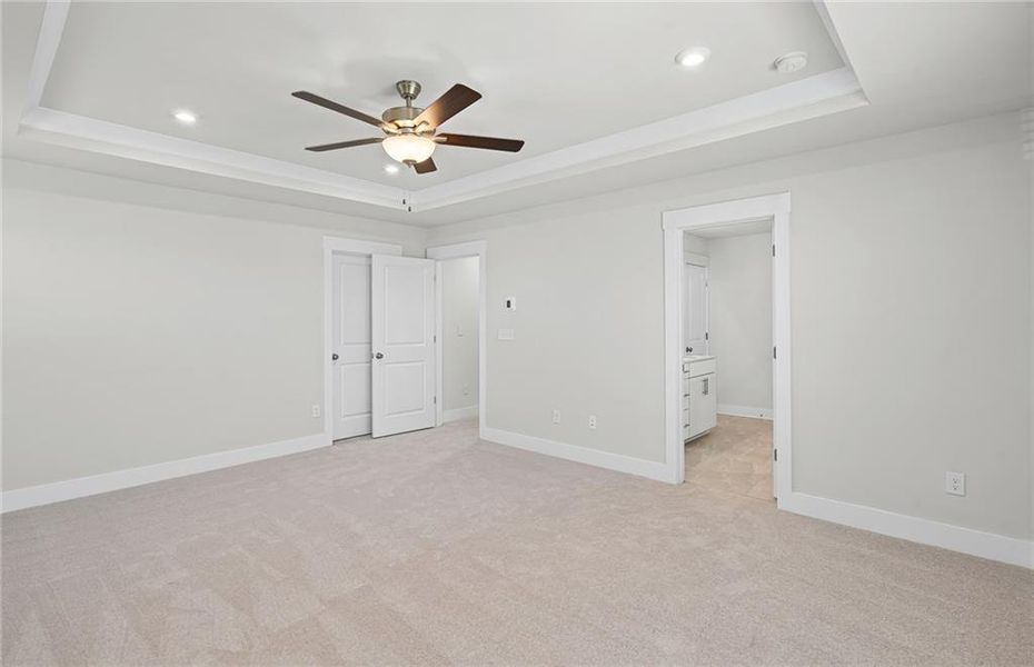 Spacious, unfurnished interior of a new home in Creekside at Skelton, Jefferson (Image 32).