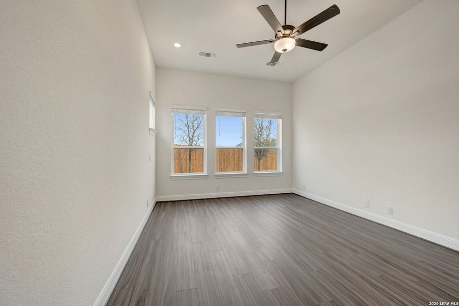 Spacious, unfurnished interior of a new home in Davis Ranch 50', San Antonio (Image 22).