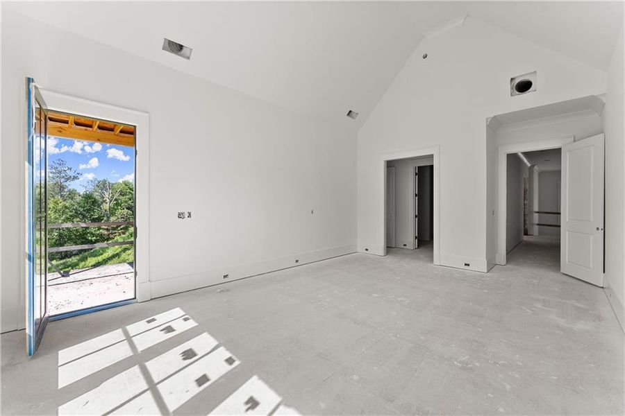 Spacious, unfurnished interior of a new home in , Alpharetta (Image 2).