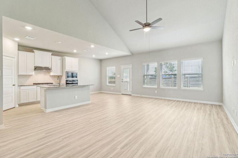Spacious, unfurnished interior of a new home in Autry Pond, San Antonio (Image 40). Spacious, unfurnished interior of a new home in Autry Pond, San Antonio (Image 40).