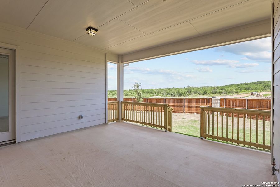Spacious, unfurnished interior of a new home in Homestead, Schertz (Image 24).